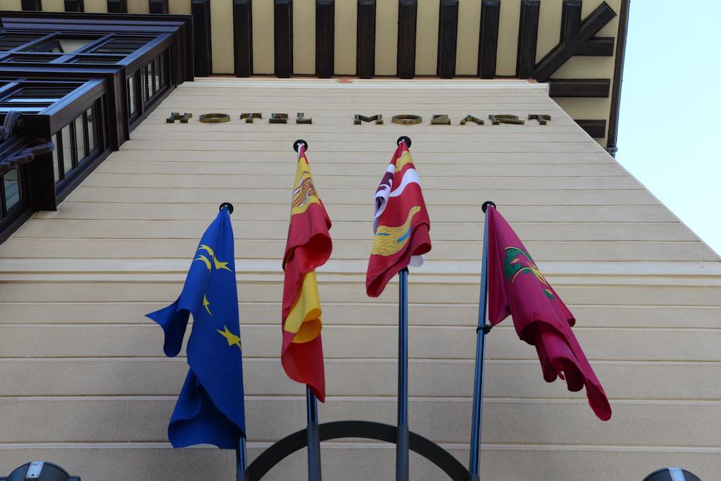 Hotel Mozart Valladolid Luaran gambar