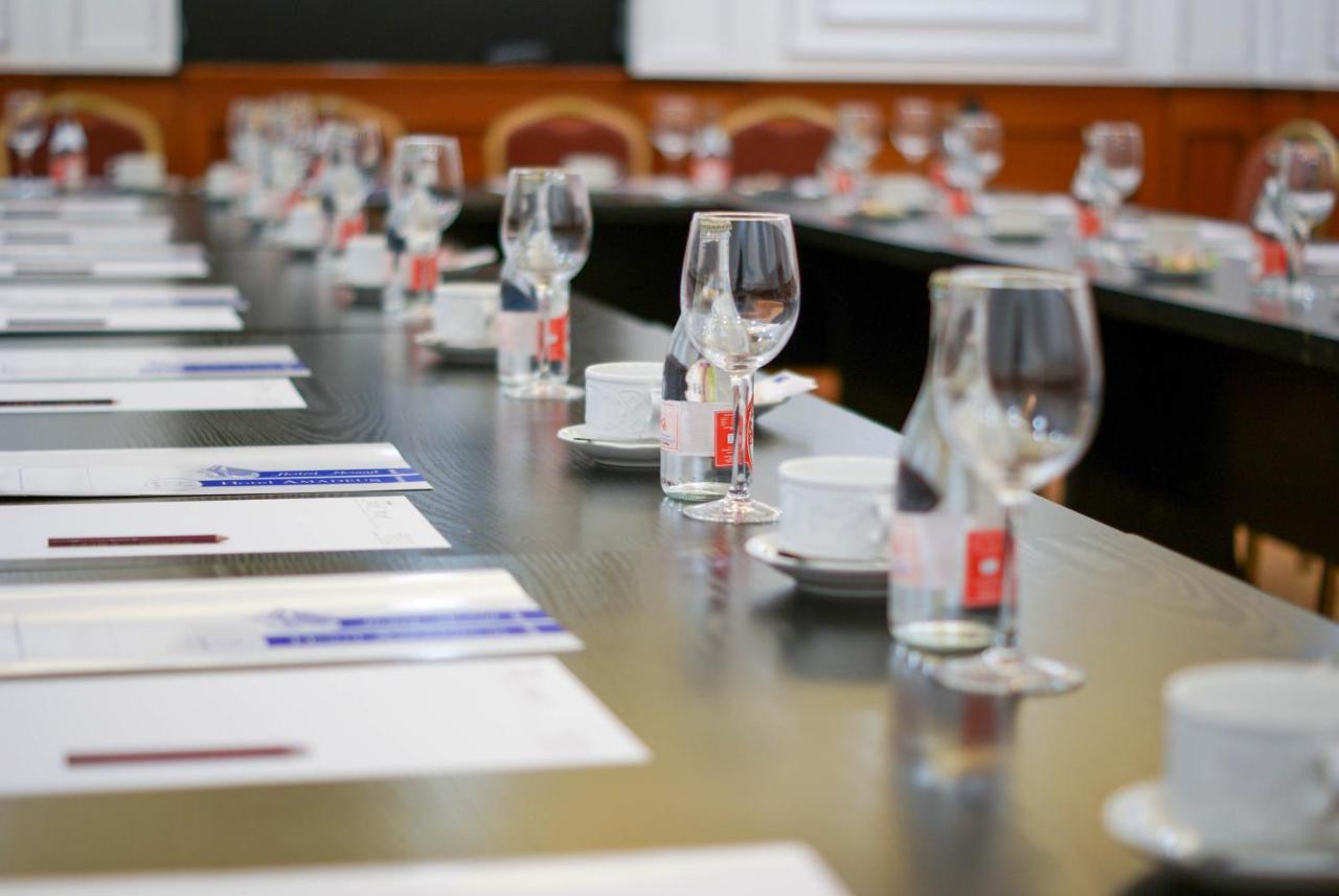 Hotel Mozart Valladolid Luaran gambar